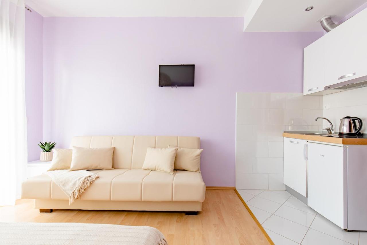 Apartments Mara Kaštela Екстериор снимка