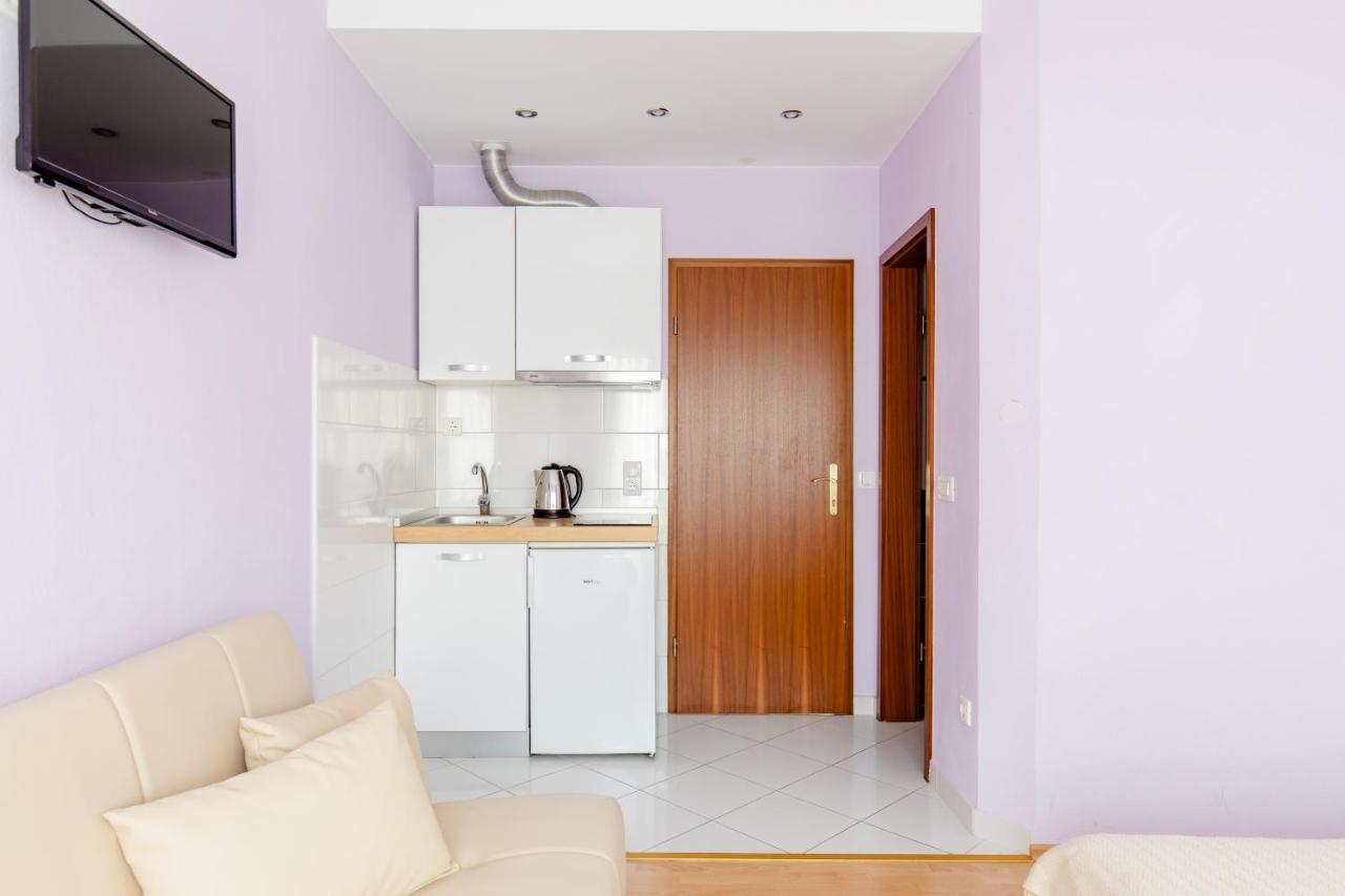 Apartments Mara Kaštela Екстериор снимка