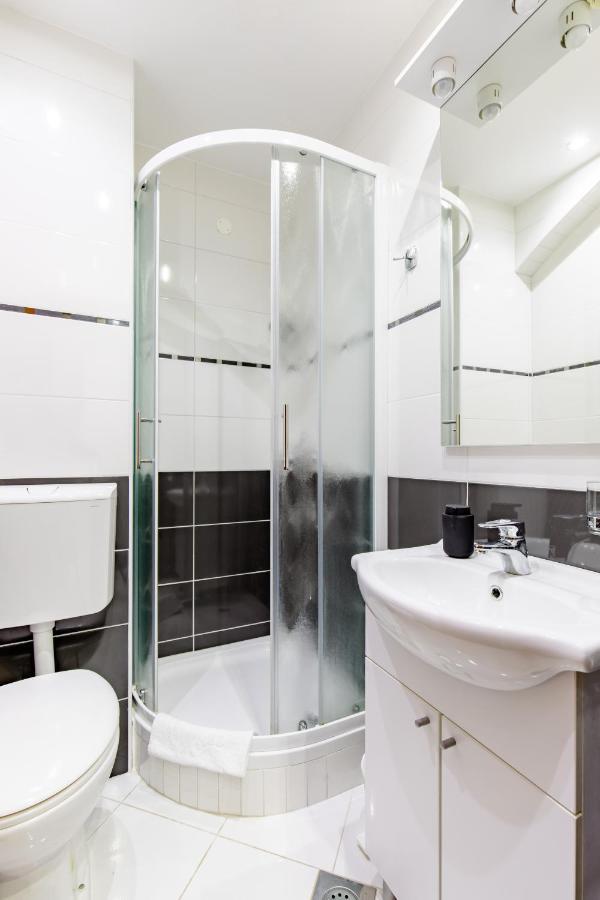 Apartments Mara Kaštela Екстериор снимка